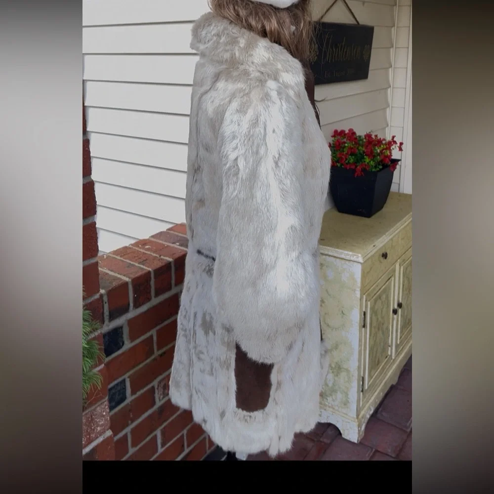 Brown suede and Cream Fur Coat - Picture 2 of 10